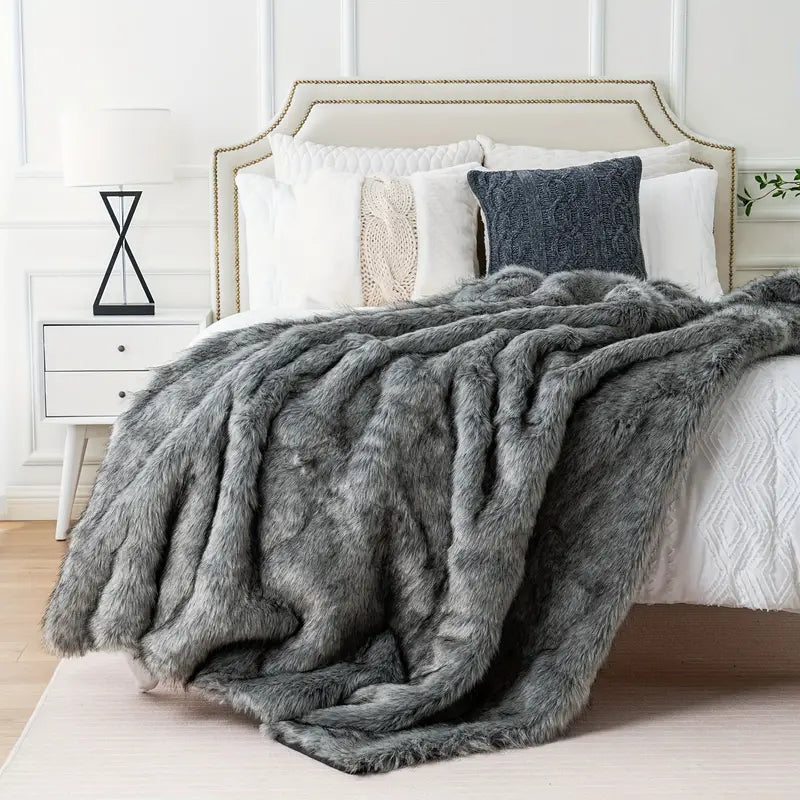 Luxurious Faux Fur Throw Blanket