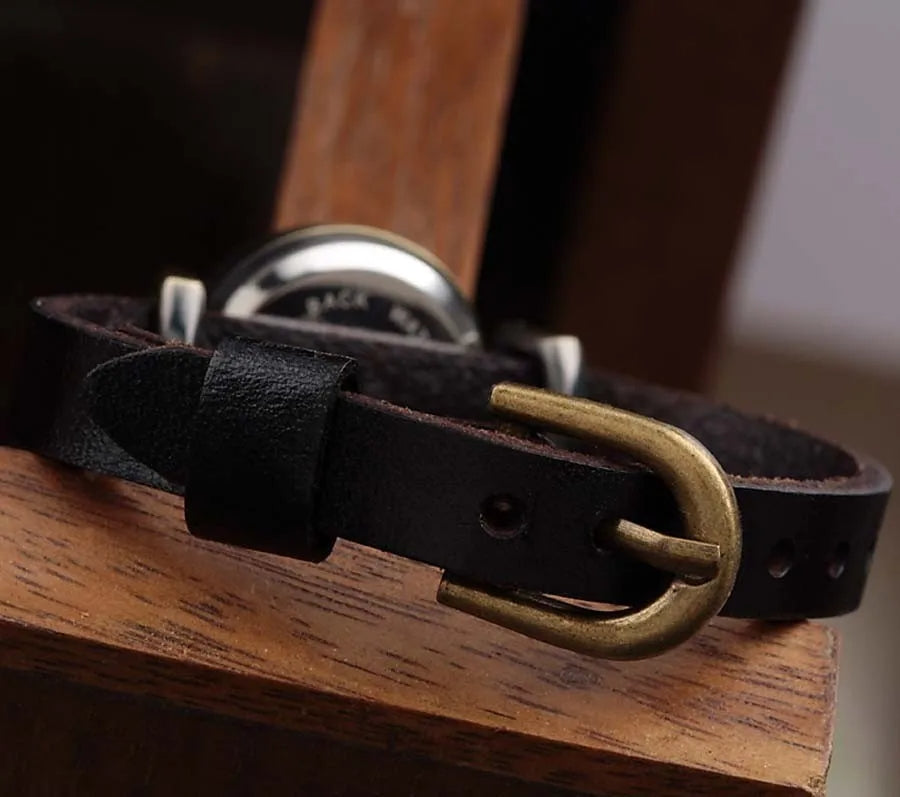 Isla Vintage Wrist Watch | Roman Numerals Round Dial