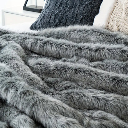 Luxurious Faux Fur Throw Blanket