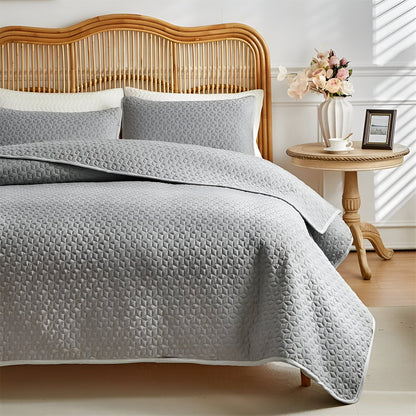 Minimalist Quilted Bedspread Set